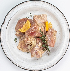 Шашлык свиной из охлажденного мяса 1кг