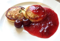 Сырники с вишней 140г Корона Фуд